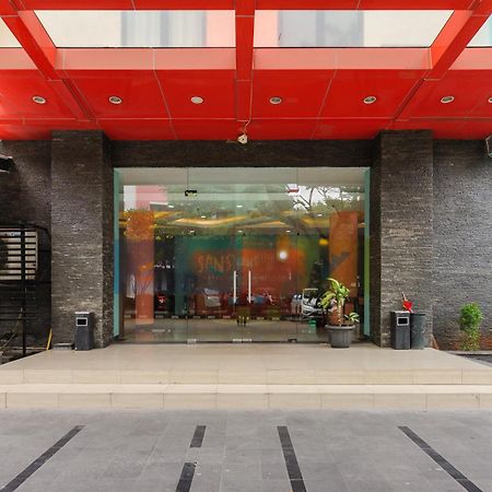 Sans Hotel Green Bekasi By Reddoorz Exterior photo