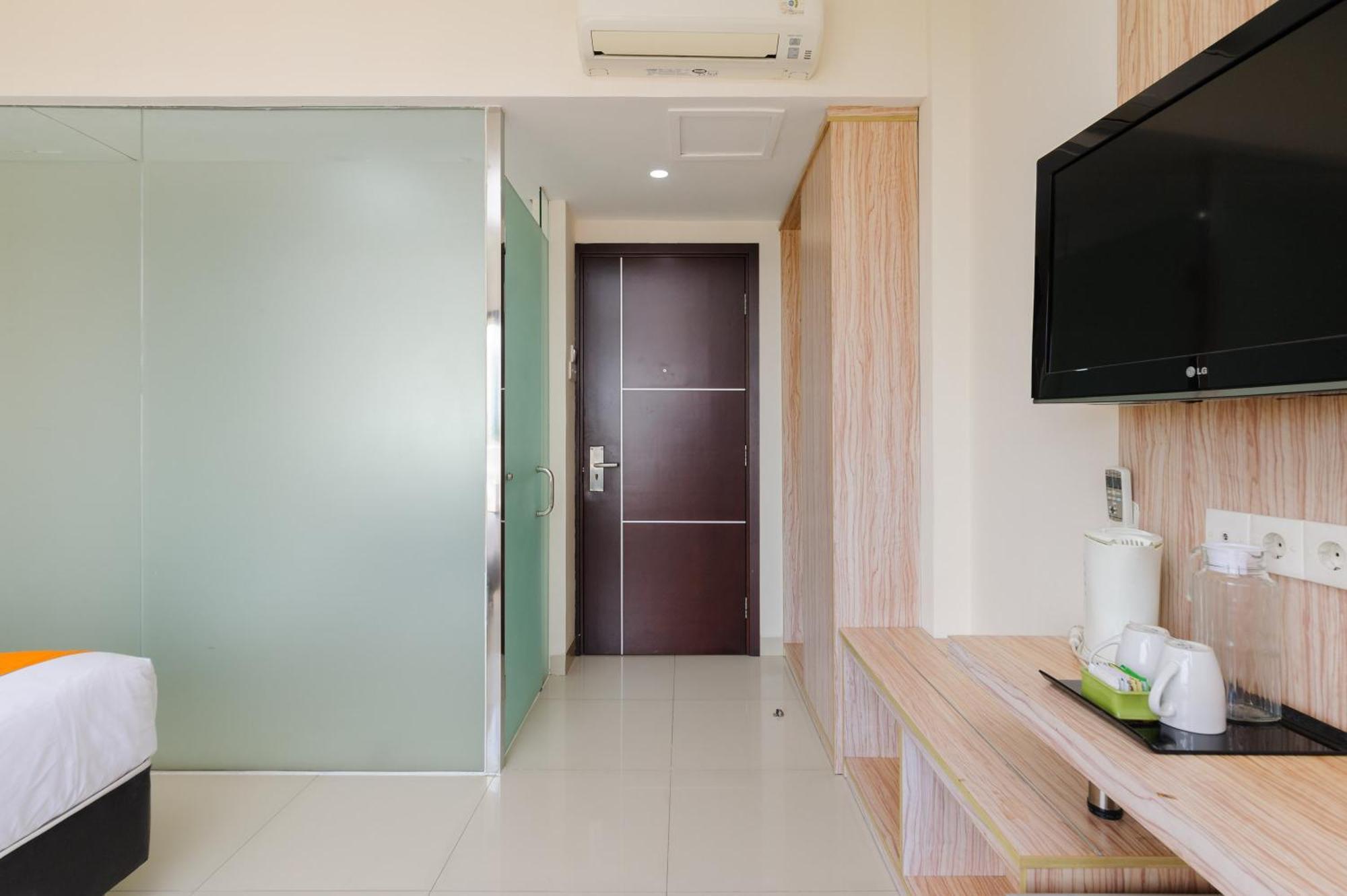 Sans Hotel Green Bekasi By Reddoorz Exterior photo