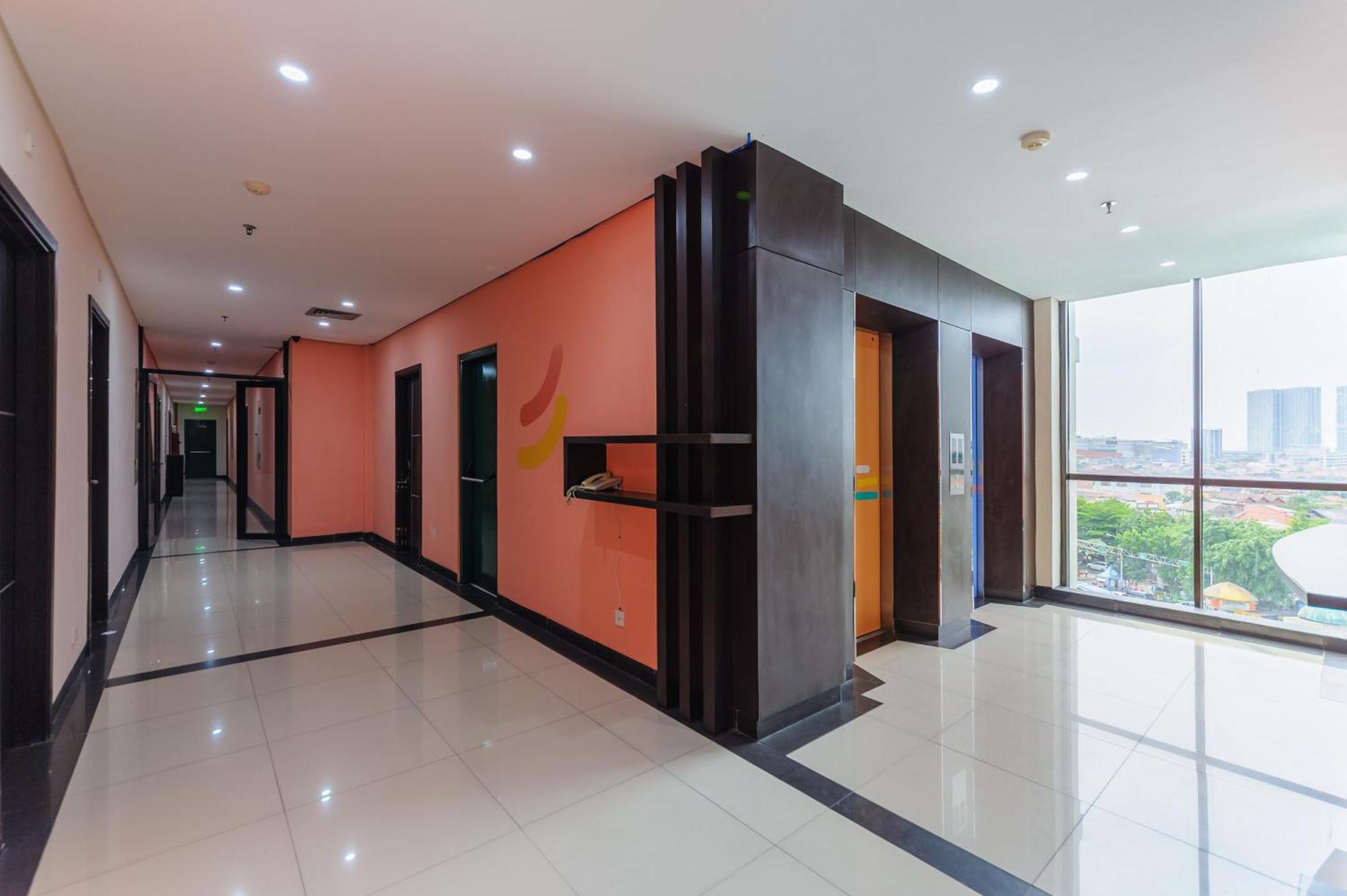 Sans Hotel Green Bekasi By Reddoorz Exterior photo