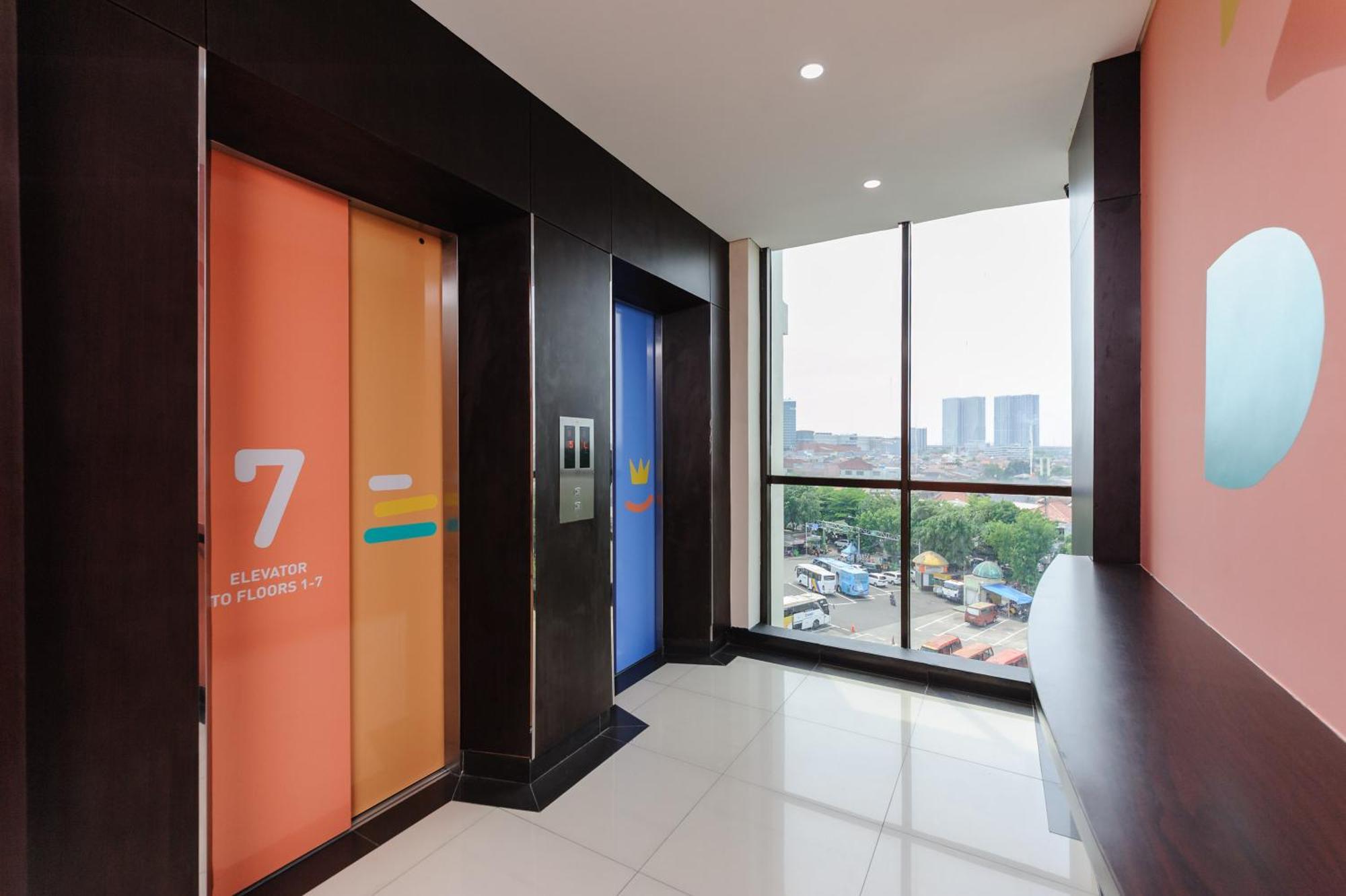 Sans Hotel Green Bekasi By Reddoorz Exterior photo